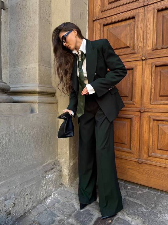 photo_5463228358365154479_y