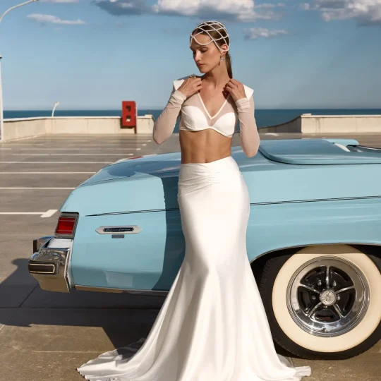 Топ GIESELLE з чашками та довга спідниця GIESELLE зі шлейфом айворі GIESELLE top with cups and long train skirt in ivory Топ GIESELLE с чашками и длинная юбка GIESELLE со шлейфом айвори